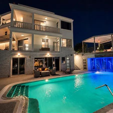 The Vissari Collection Villa